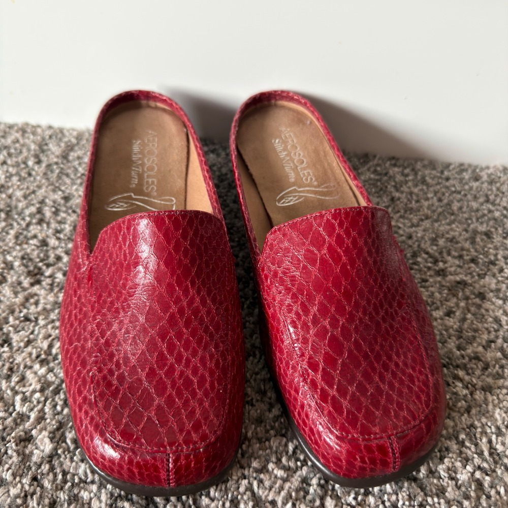 Aerosoles Red Snakeskin Embossed Stitch N Turn Mules Loafers Shoes Womens 5.5